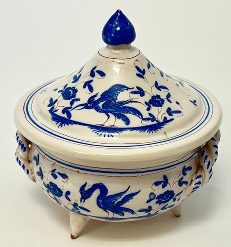Ancienne très belle - et, petite